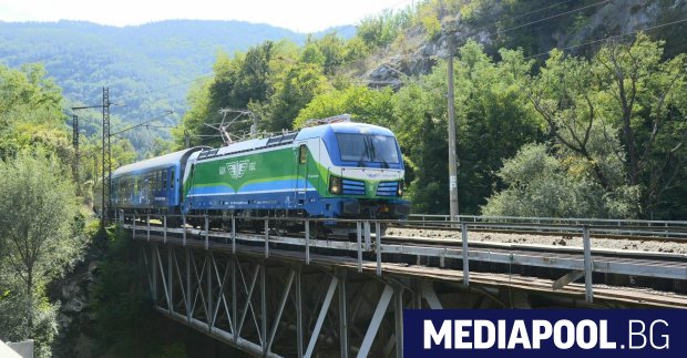 Частният превозвач Ивкони експрес поема 25 от жп превозите в