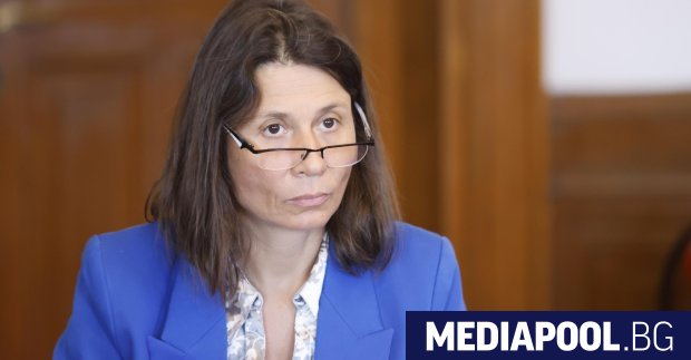 Децата в прогимназията тотално губят всякаква връзка с математиката като