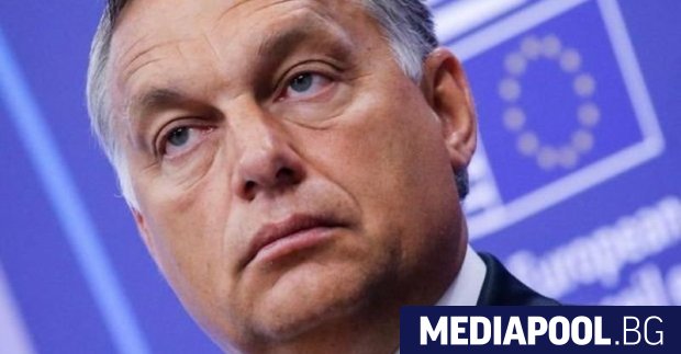 Международната рейтингова агенция Фич Fitch Ratings понижи перспективата за кредитния