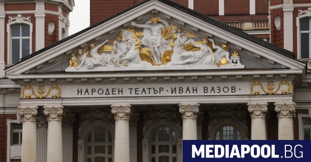 Съмнителни проверки неправомерни действия на министъра на културата Мариан Бачев