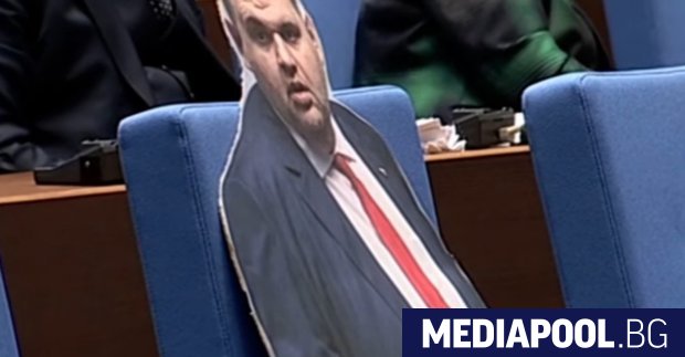 Народното събрание дебатира в продължение на 4 часа по внесения