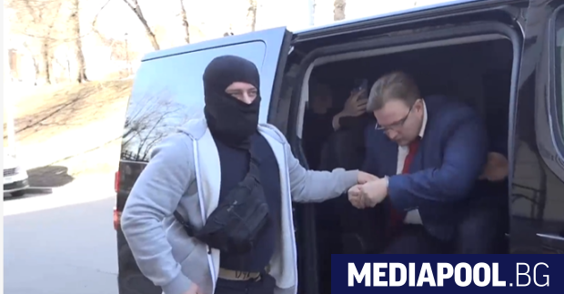 Московски съд осъди бившия служител на външното министерство Арсений Коновалов