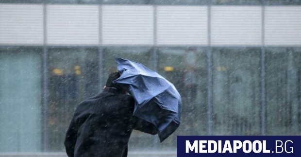 Жълт код за силен вятър обяви Националният институт по метеорология