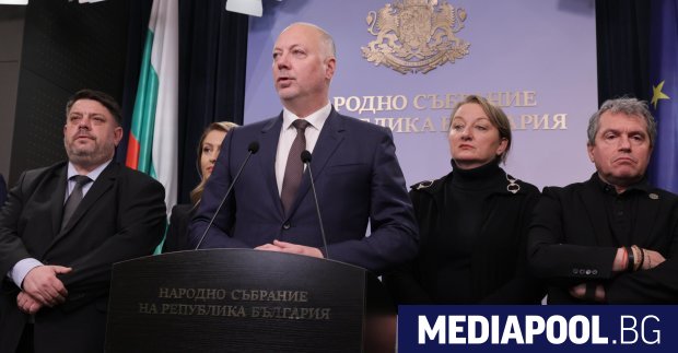 Правителството подаде оставка Това се разбра преди гласуването на вота