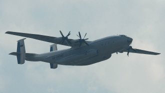 Руски военнотранспортен самолет от времето на СССР се разби, 7 души загинаха