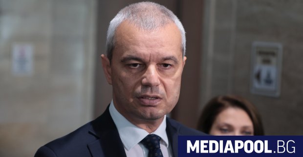 Прозорецът на колата която ползва лидерът на Възраждане Костадин Костадинов