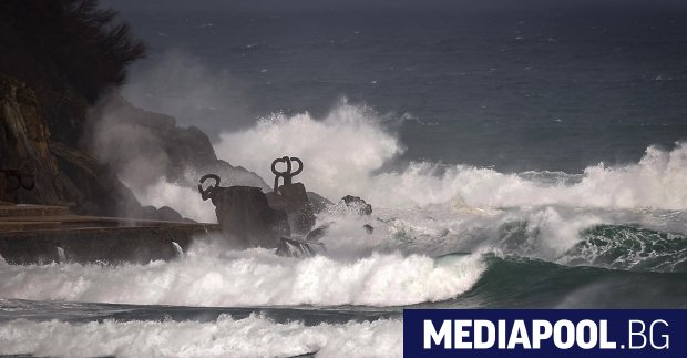 Силни ветрове връхлетяха Франция и Великобритания днес а бурята Горети