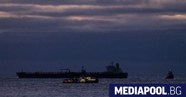 Бреговата охрана на САЩ задържа още един петролен танкер отплаващ