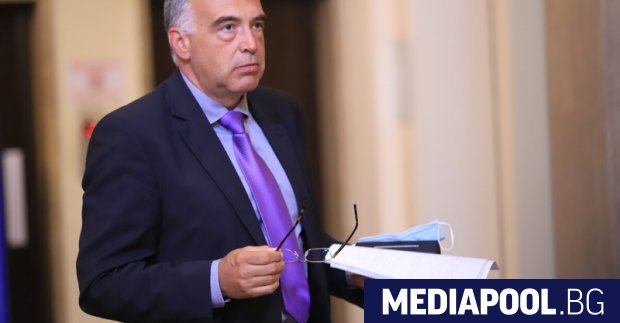 Бившият говорител на служебните кабинети на Румен Радев Антон Кутев