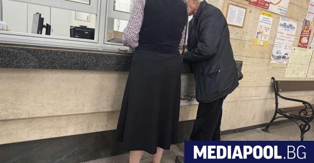 Процесът на обмяна на левовете в евро през клоновете на