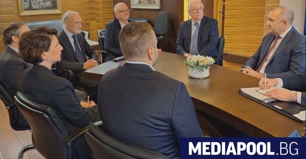 Първа публична изява на Румен Радев Четири дни след като