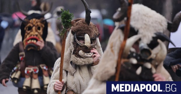 Традиционният кукерски фестивал Сурва започва днес в Перник В петък
