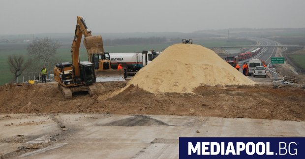 Агенция Пътна инфраструктура АПИ се разбърза да приключи отлежавали цяла