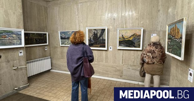 Живописната изложба Български художници от XX век от колекцията на