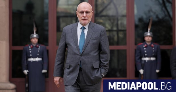 Очаквано и управителят на Българската народна банка Димитър Радев отказа