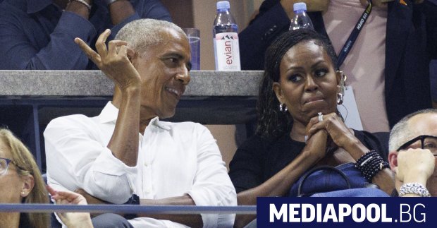 Бившият президент Барак Обама и съпругата му Мишел са изобразени