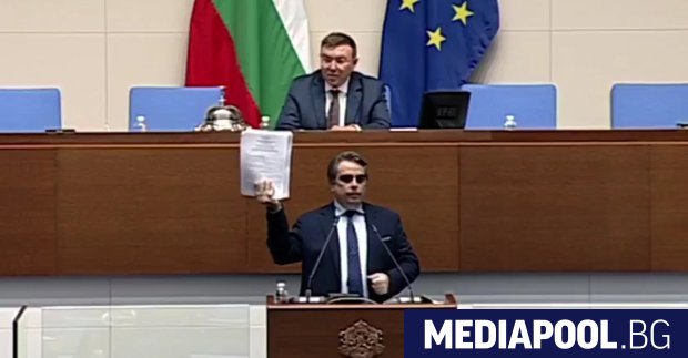 В знак на несъгласие с ограничаването на секциите за гласуване