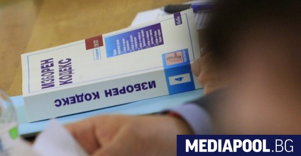 Мнозинството около подалото оставка но все още функциониращо правителство Желязков