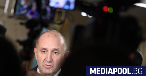 Бившият президент на България Румен Радев ще прави своя партия