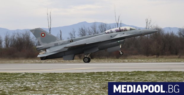 Доставката на следващите oсем изтребители F 16 които България закупи
