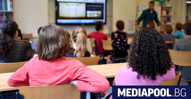 Близо 116 хиляди отпаднали от училище деца са били върнати
