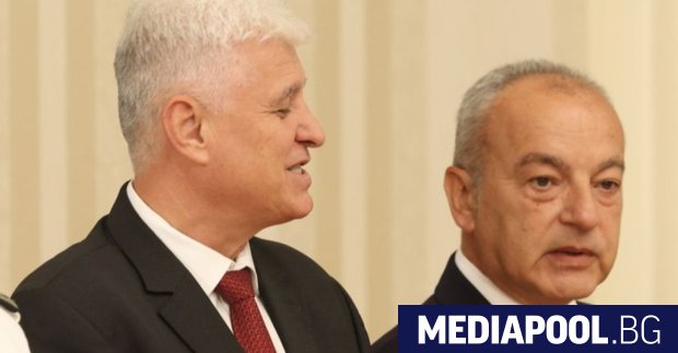 Началникът на кабинета на президента Гълъб Донев и президентският секретар