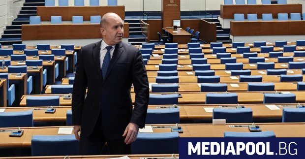 Какви хора се очаква да преминат към редиците на бъдещата