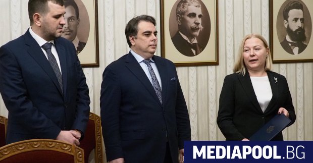 Продължаваме промяната – Демократична България върна веднага на президента в