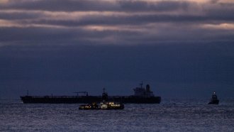 САЩ задържаха пети танкер от руския "сенчест флот", преследват 4 други