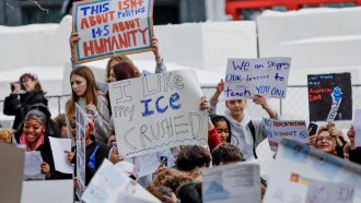 "Арестувайте президента". Протестите в САЩ се разрастват