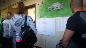 БСП и ИТН продължават спора за датата на въвеждане на скенерите за бюлетини