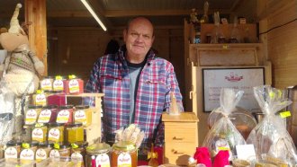 От два кошера хоби до бизнес с нестандартни пчелни продукти