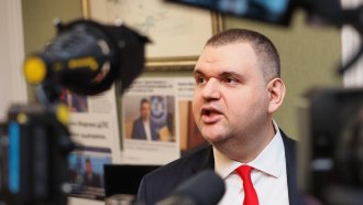 Пеевски и ДПС дарили под 1% от похарчените 63 млн. лв. за коледни добавки на пенсионерите