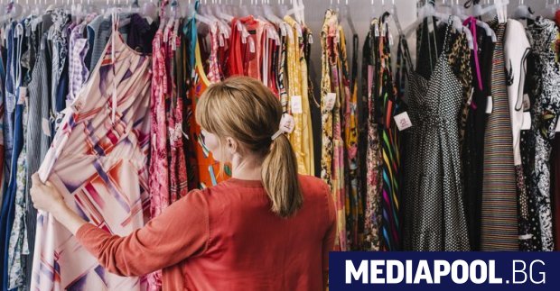 Европейският съюз забранява на определени компании да унищожават непродадени дрехи