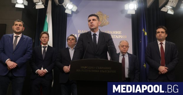 Поне двама души от случя Петрохан са имали взаимодействие с