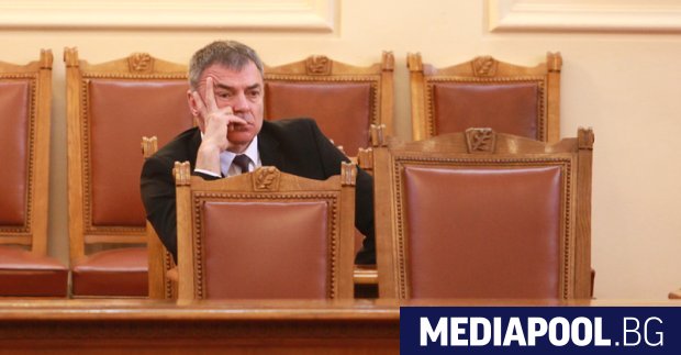 Посоченият за служебен премиер Андрей Гюров обяви проф Сергей Игнатов