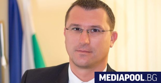 Николай Копринков който беше секретар по вътрешната политика на президента