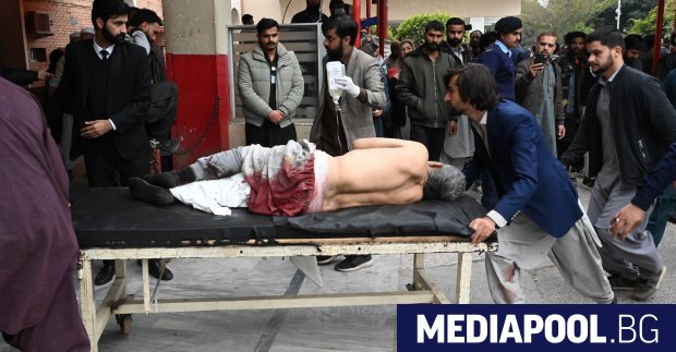 Най малко 31 души бяха убити а 169 други бяха