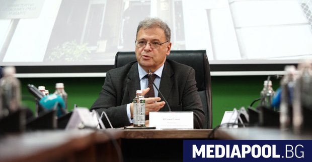 Това ще е третият път в който Юлиян Попов ще