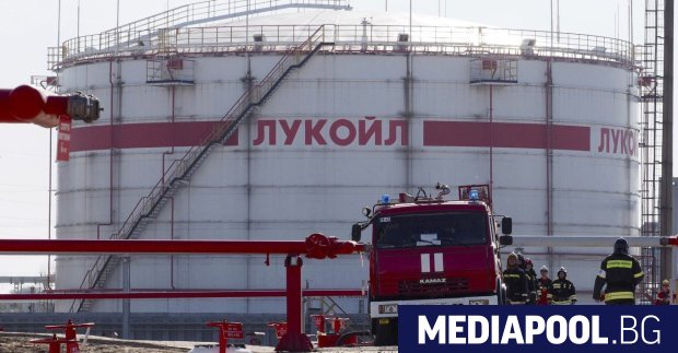 Украински дронове поразиха в ранните часове на днешния ден рафинерия