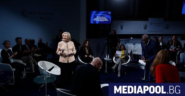 Бившият държавен секретар на САЩ Хилъри Клинтън отправи остри критики