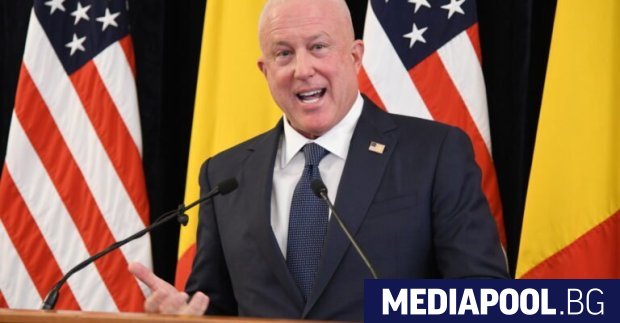 Що се отнася до посланическите постове американските дипломати трудно могат