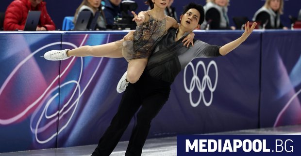 Световните шампиони при спортните двойки във фигурното пързаляне Рику Миура