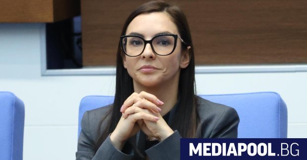 Парламентарната опозиция Продължаваме промяната – Демократична България поиска оставката на