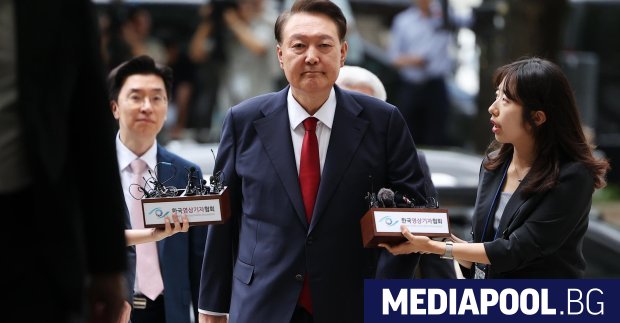 Бившият южнокорейски президент Юн Сук йол днес беше осъден на