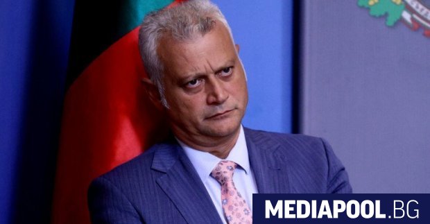 Посоченият за служебен премиер Андрей Гюров номинира Емил Дечев за