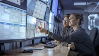 Интересът на бизнеса към научни партньорства за зелени технологии и дигитализация е огромен, сн. GettyImages