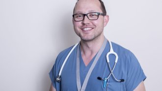 Директорът на Столичната педиатрия Благомир Здравков подаде оставка с твърдения за административен натиск