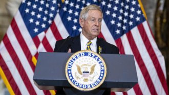 "ДаллБогг" наел лобисти от САЩ, конгресмен иска намеса на премиера