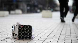 Да гърмим, докато не се осакатим. Европа и фойерверките